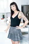Charlie Valentine - Anal Mom