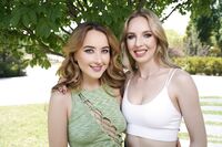Anna Joy, Carolina Savage - 18 VR