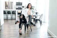 Lily Lane - FreeUse Milf