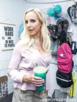 Sophia West - Shoplyfter Mylf