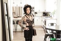 Stevie Moon - Exxxtra Small