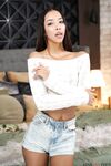 Lia Lin - Love Her Feet