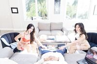 Kylie Rocket, Scarlett Alexis - Vr Bangers