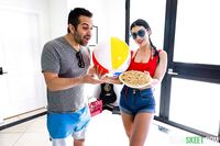 Queenie Sateen - Teen Curves