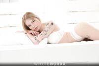 Mimi Cica, Lola Bellucci - White Boxxx