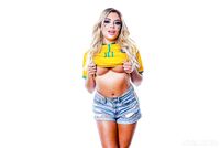 Vivianne DeSilva - Mylf Of The Month