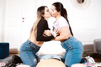 Lily Veroni, Moona Snake - Virtual Real Porn