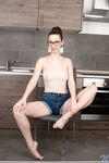 Mia De Vil - Nubiles 2