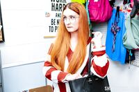 Violet Spice - Shoplyfter