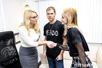 Julia Robbie , Khloe Kingsley - Perv Therapy