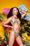 Chloe Amour, Olivia Jay - Slayed