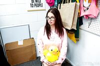 Maddy May - Shoplyfter