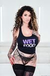 Arabelle Raphael - Wet Food 11
