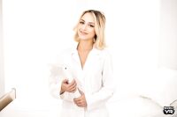 Isabelle Sky - Wankz VR