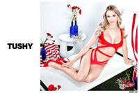 Emma Hix - Tushy
