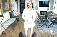 Maddie Perez - 18 VR