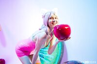 Lina Bembe, Delfine Dahlia - Hard Werk