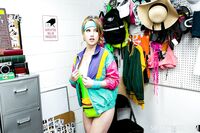 Octavia Red - Shoplyfter