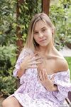 Keely - Showy Beauty