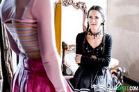 Freya von Doom, Claire Roos - Dyked