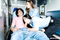 Skylar Snow, Alexa Chains - Mylf Singles