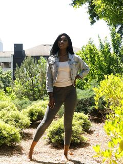 Kelsey Jones - She Cryin' (Zishy)