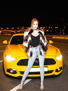 Scarlett Jones - Tushy Raw