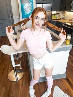 Reese Robbins - This Girl Sucks