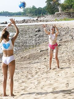 Olivia Trunk , Skye Young - Club Sweethearts