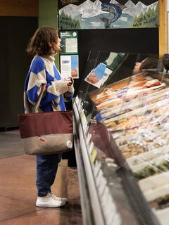 Zeta BB Eats Whole Foods (Zishy)