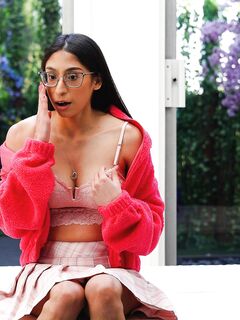 Mila Marie, Sona Bella - Net Girl