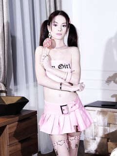 Liz Ocean - Dark Room VR