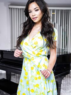 Scarlett Alexis  - Family Strokes