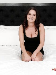 Ashley Renee - Hot MILFs Fuck