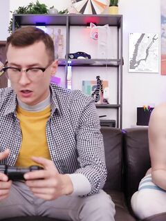 Eden Ivy - Hot Girls Game