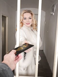 Isabella De Laa - Fuck Pass VR