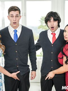 Skylar Snow , Payton Preslee - Mom Swap