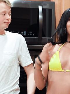 Ari Alectra - Sneaky Sex