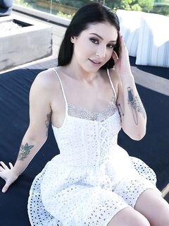 Raven Lane - She Loves Black