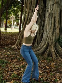 Gia Ohmy - Pretzel Buns Only (Zishy)