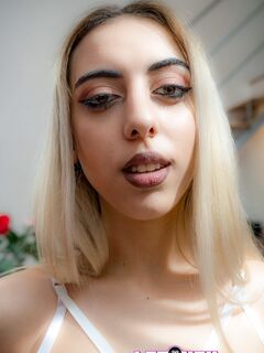 Angelica Heart, Lola Heart - Benefit Monkey