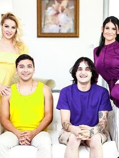 Cherry Kiss , Sienna Rae - Mom Swap