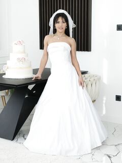 Apolonia Lapiedra - Virtual Taboo