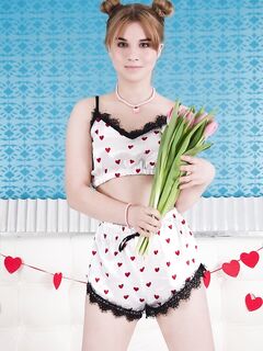 Mari - Teen Porn Storage