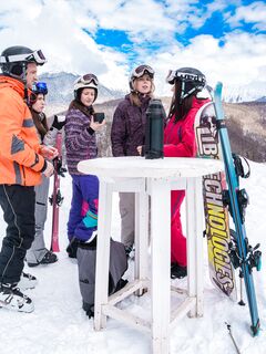 Margo von Teese , Alice Flore , Hot Pearl, Polly Yangs - Club SweetHearts