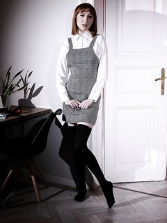 Lilly Mays - Dark Room VR