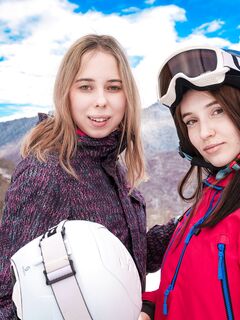 Alice Flore , Erika Mori - Club Sweethearts