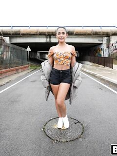 Nuria Millan - Public Bang