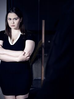 Peachy Alice - Dark Room VR