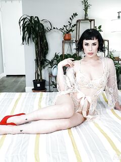 Olive Glass - Anal Mom